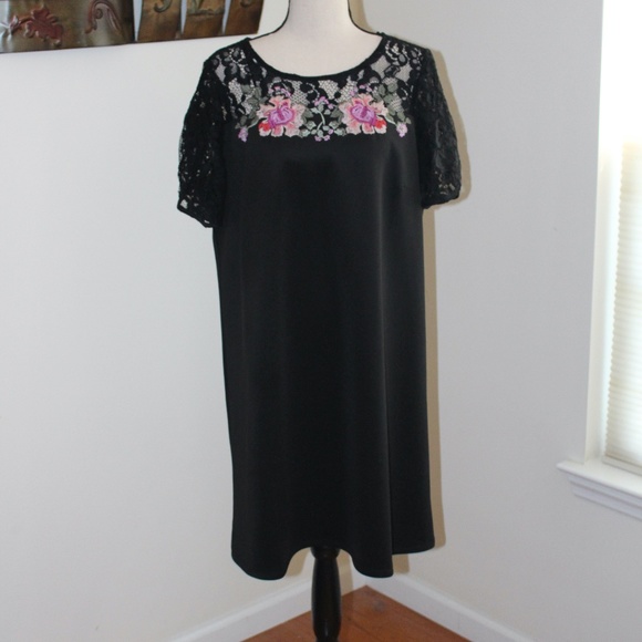 Lux II, lace and embroidered dress Large   C1 - Picture 1 of 10